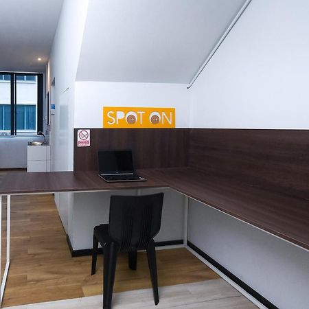 Spot On 89838 Lm Residence Miri Exterior photo