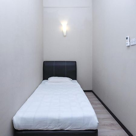 Spot On 89838 Lm Residence Miri Exterior photo