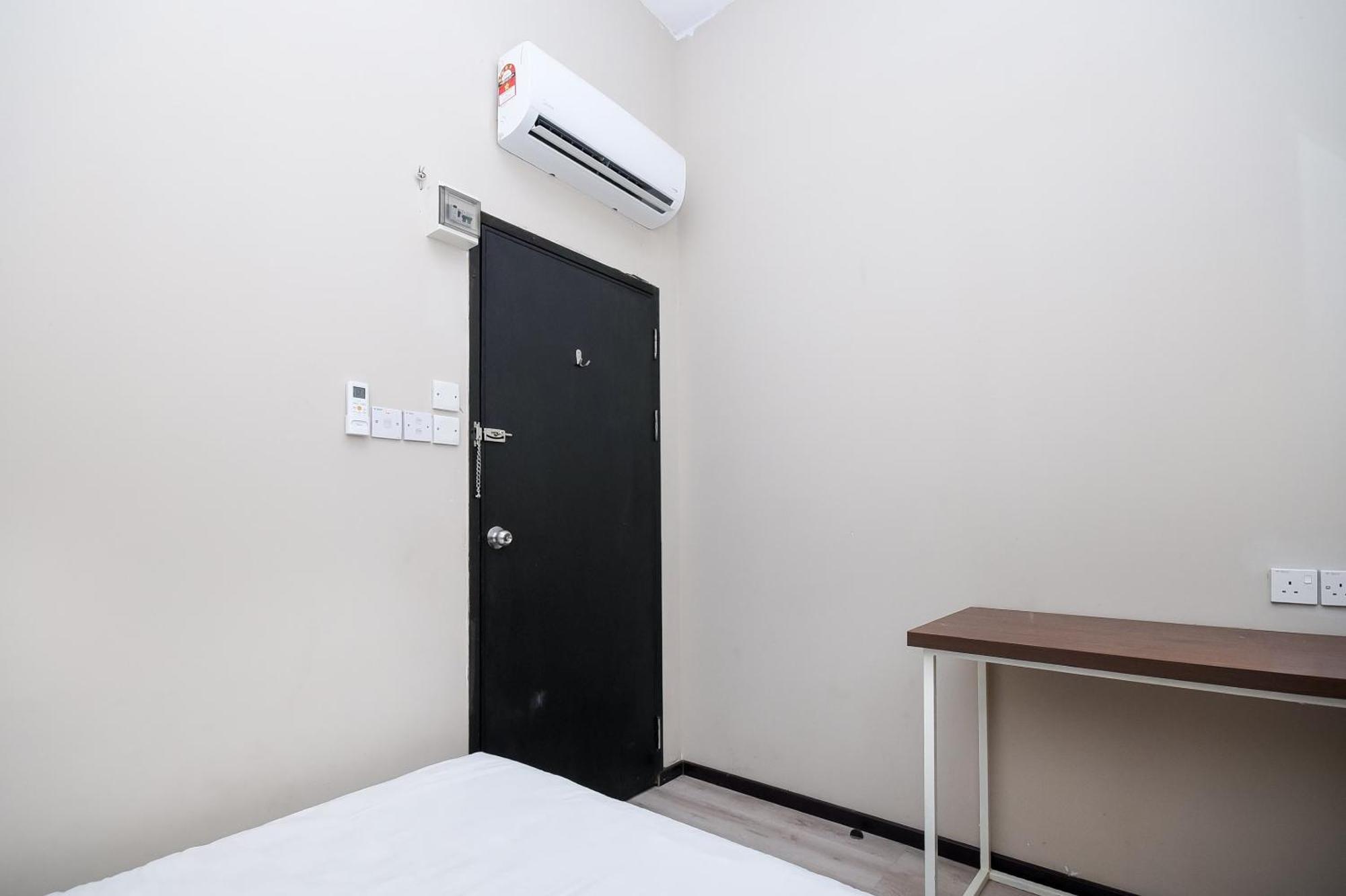 Spot On 89838 Lm Residence Miri Exterior photo