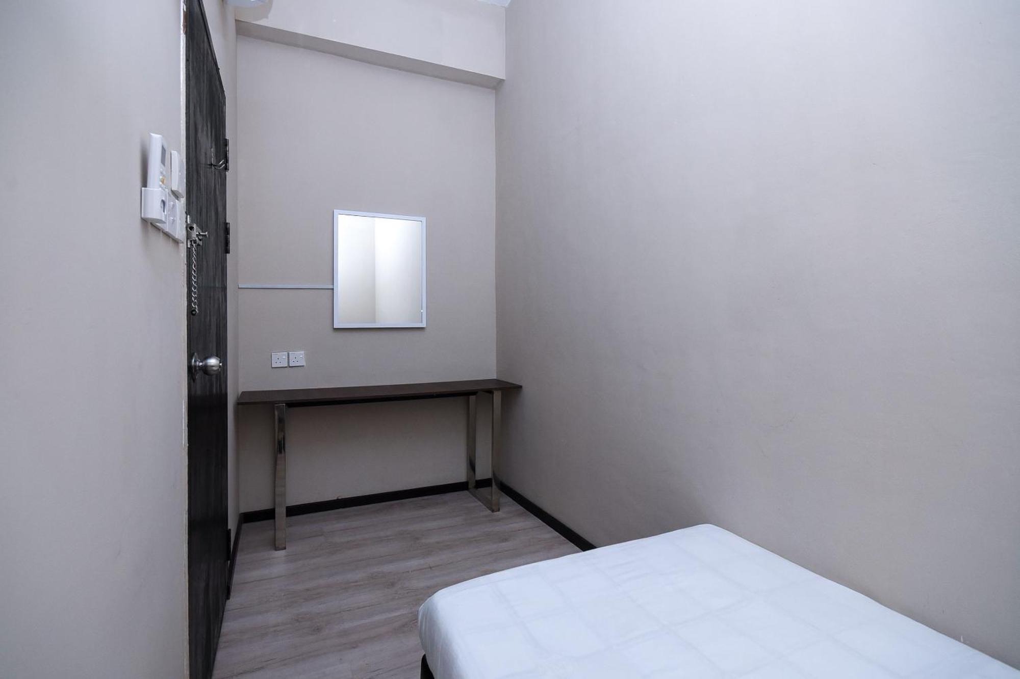 Spot On 89838 Lm Residence Miri Exterior photo